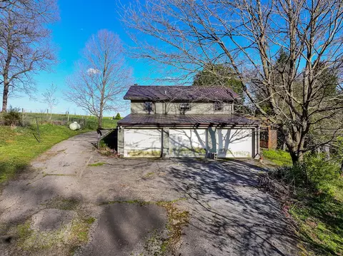 100 Nichols Ridge Rd, Seaman, OH 45679