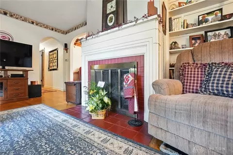 Living - 2064 Fairfield Pike, Springfield, OH 45502 photo 3 of 3