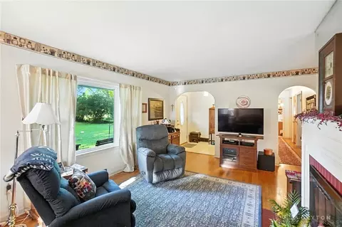 Living - 2064 Fairfield Pike, Springfield, OH 45502 photo 2 of 3