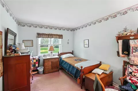 Bedroom - 2064 Fairfield Pike, Springfield, OH 45502 photo 3 of 4