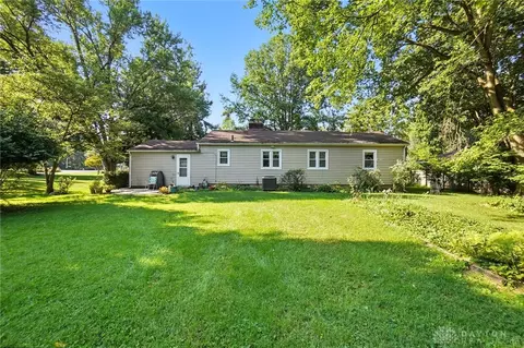 Exterior - 2064 Fairfield Pike, Springfield, OH 45502 photo 5 of 11