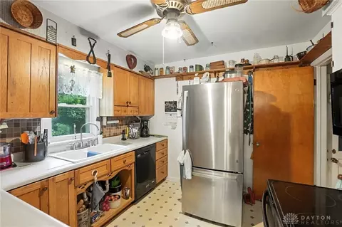 Kitchen - 2064 Fairfield Pike, Springfield, OH 45502 photo 1 of 4
