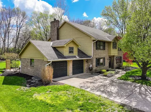 120 Deer Trail Dr, Springboro, OH 45066