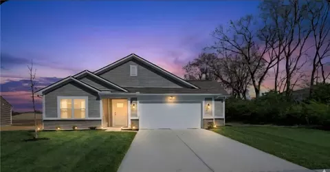 1702 Chevington Chase Chase, Tipp City, OH 45371