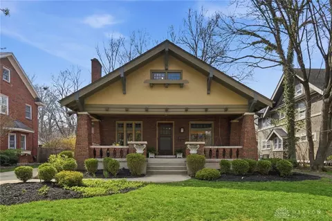 7 Ivanhoe Ave, Oakwood, OH 45419
