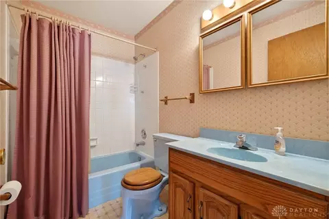 Bath - 3233 Carrier Ave, Kettering, OH 45429 photo 2 of 3