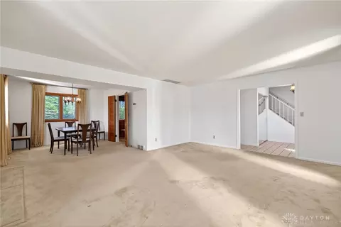 Living - 3233 Carrier Ave, Kettering, OH 45429 photo 3 of 6