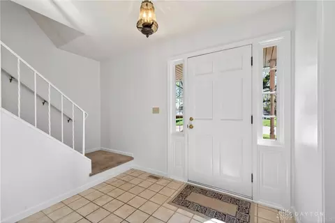 Entry Way - 3233 Carrier Ave, Kettering, OH 45429 photo 1 of 2