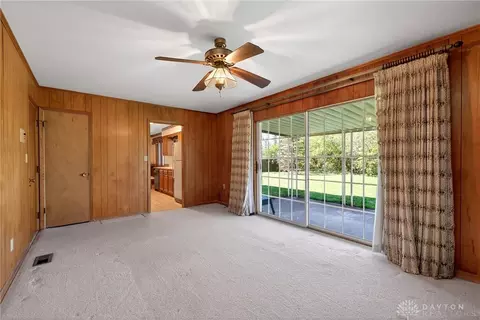 Living - 3233 Carrier Ave, Kettering, OH 45429 photo 5 of 6