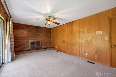 Living - 3233 Carrier Ave, Kettering, OH 45429 photo 4 of 6