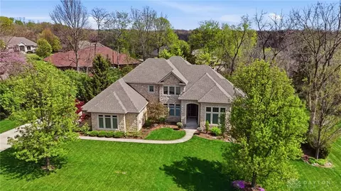 7286 Meeker Creek Dr, Dayton, OH 45414