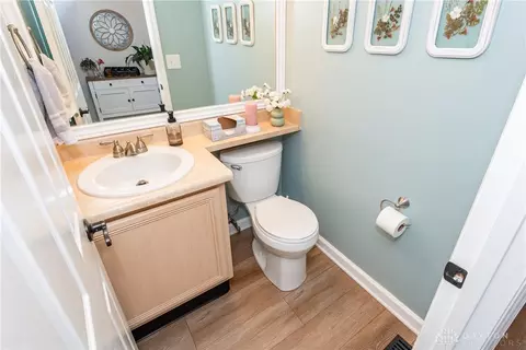 Bath - 6884 Cedar Cove Dr, Centerville, OH 45459 photo 1 of 2