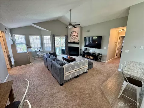 Living - 241 Queens Xing, Centerville, OH 45458 photo 2 of 4