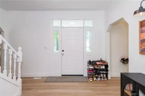 Entry Way - 4341 Lone Wolf Ave, Springfield, OH 45502 photo 1 of 3