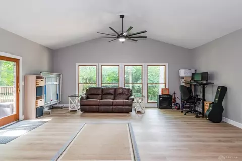 Living - 4341 Lone Wolf Ave, Springfield, OH 45502 photo 4 of 4