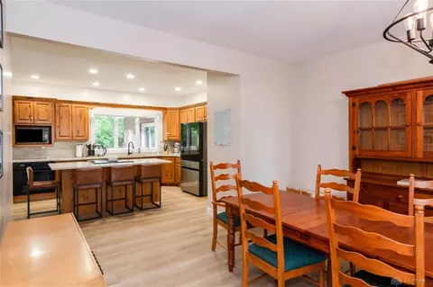 Dining - 4341 Lone Wolf Ave, Springfield, OH 45502 photo 2 of 2