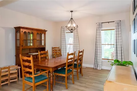 Dining - 4341 Lone Wolf Ave, Springfield, OH 45502 photo 1 of 2