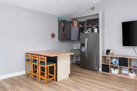 Kitchen - 4341 Lone Wolf Ave, Springfield, OH 45502 photo 6 of 6