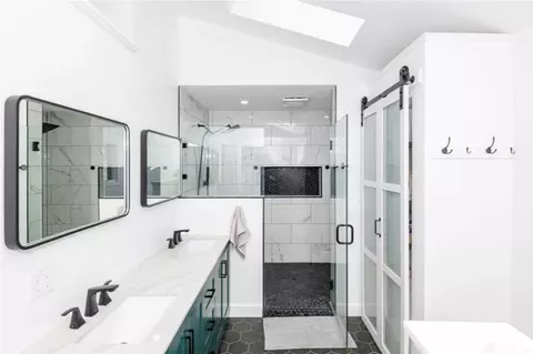 Bath - 4341 Lone Wolf Ave, Springfield, OH 45502 photo 3 of 6