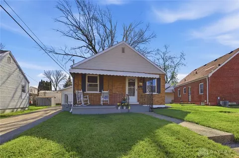 412 Cape Cod Dr, Springfield, OH 45505 photo 2