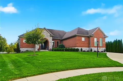 9440 Old Bridge Dr, Washington Township, OH 45458