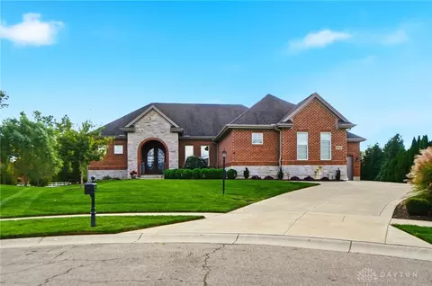 9440 Old Bridge Dr, Washington Township, OH 45458