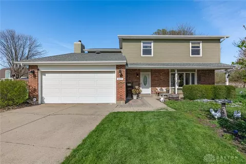 1011 Brookwood Ct, Fairborn, OH 45324