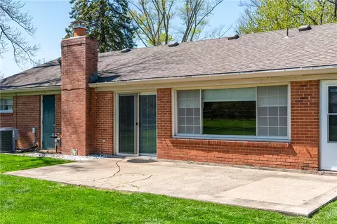 Exterior - 426 Willowhurst Dr, Centerville, OH 45459 photo 5 of 8