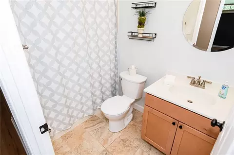 Bath - 426 Willowhurst Dr, Centerville, OH 45459 photo 6 of 7