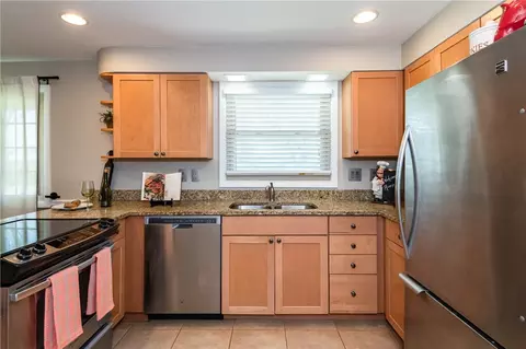 Kitchen - 426 Willowhurst Dr, Centerville, OH 45459 photo 5 of 7