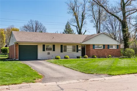 426 Willowhurst Dr, Centerville, OH 45459