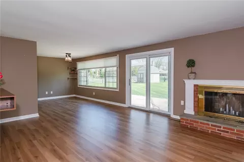 Living - 426 Willowhurst Dr, Centerville, OH 45459 photo 1 of 13
