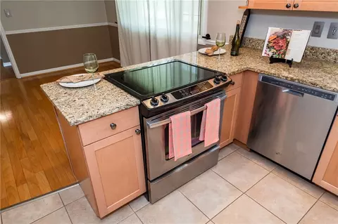 Kitchen - 426 Willowhurst Dr, Centerville, OH 45459 photo 4 of 7