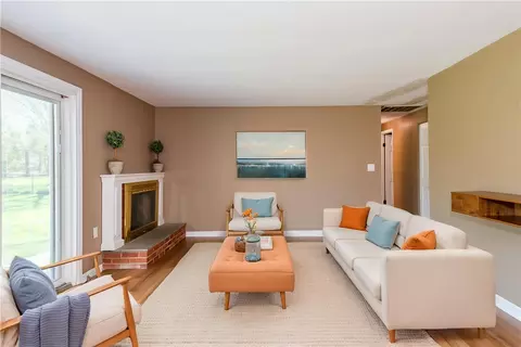 Living - 426 Willowhurst Dr, Centerville, OH 45459 photo 13 of 13