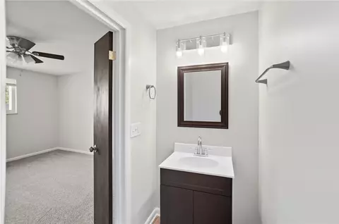 Bath - 1337 Heatherdale Dr, Kettering, OH 45429 photo 1 of 3