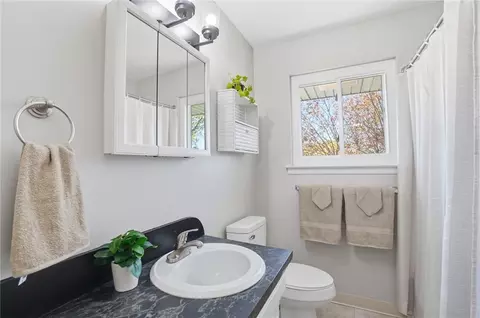 Bath - 3428 Pobst Dr, Kettering, OH 45420 photo 2 of 4