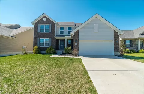 3063 White Ash Dr, Tipp City, OH 45371