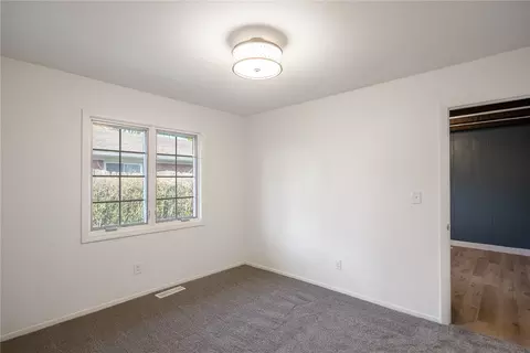Bedroom - 1030 Chateau Dr, Kettering, OH 45429 photo 1 of 6