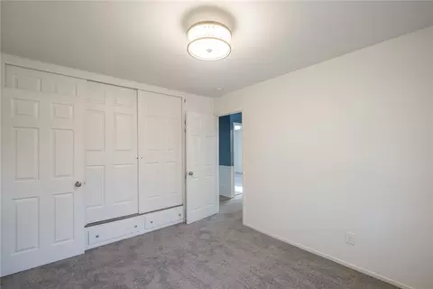 Bedroom - 1030 Chateau Dr, Kettering, OH 45429 photo 2 of 6