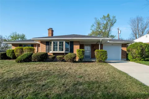 1030 Chateau Dr, Kettering, OH 45429