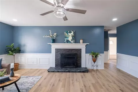 Living - 1030 Chateau Dr, Kettering, OH 45429 photo 3 of 4