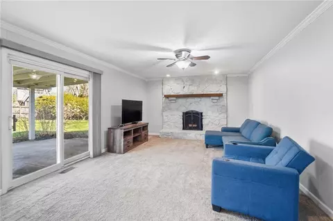 Living - 7851 Millerton Dr, Centerville, OH 45459 photo 3 of 5