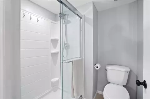 Bath - 7851 Millerton Dr, Centerville, OH 45459 photo 2 of 3