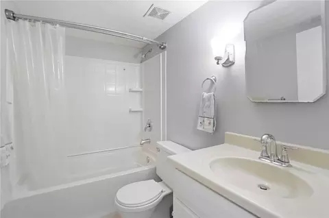 Bath - 7851 Millerton Dr, Centerville, OH 45459 photo 3 of 3