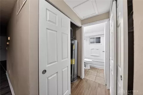 Entry Way - 4606 Winchester Dr, Kettering, OH 45429 photo 2 of 4