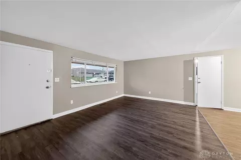 Living - 4606 Winchester Dr, Kettering, OH 45429 photo 1 of 5