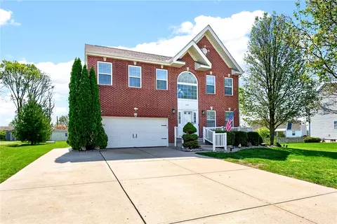 230 Meadowlark Ln, Monroe, OH 45050