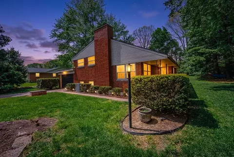 733 Timberwood Dr, Beavercreek, OH 45430