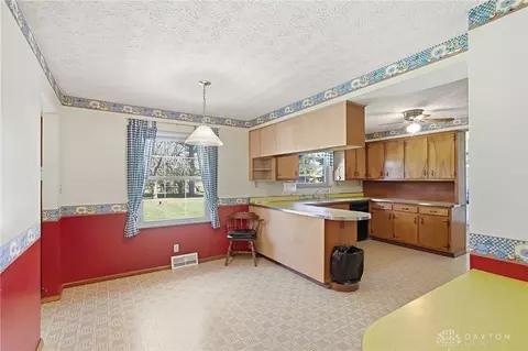 814 Wellington Dr, Springfield, OH 45506 photo 14