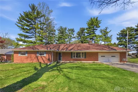 814 Wellington Dr, Springfield, OH 45506 photo 3